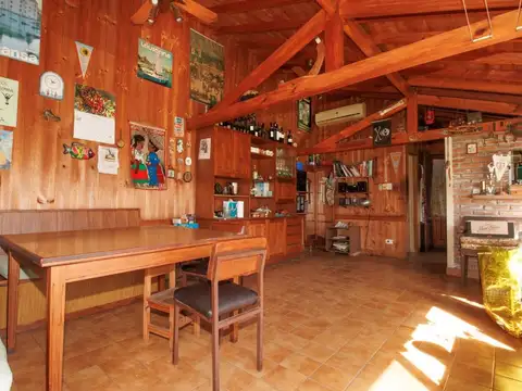 CASA 6 AMBIENTES EN CARAPACHAY