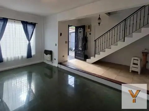 Casa en Alquiler - 2 Dormitorios 2 Baños - 200mts - Lomas De Zamora (Partido)