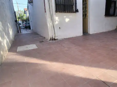 Avenida Hipólito Yrigoyen 1400