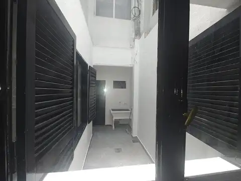Departamento 1 dormitorio con patio en alquiler