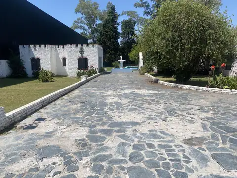 Av. Gral. Juan Domingo Peron  al 8200