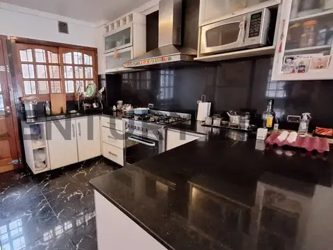 VENTA CASA 5 AMBIENTES EN GERLI - LANÚS. APTO CRÉDITO