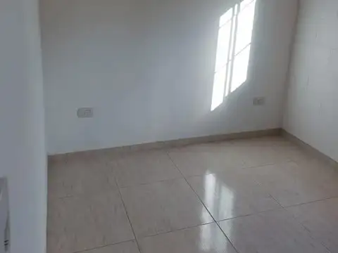 Dpto Calle Vicente  Maza. COD:M042A