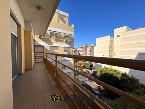 Departamento en Venta en Barrio Parque San Martín, USD 69.900
