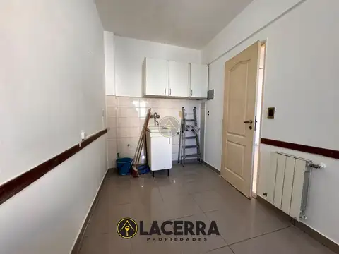 Departamento 2 ambientes con vestidor y balcon