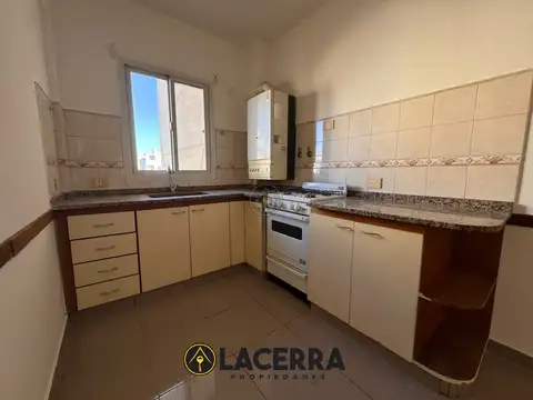 Departamento 2 ambientes con vestidor y balcon