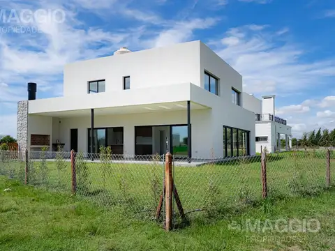 Casa en  Venta Barrio Aluen Ezeiza