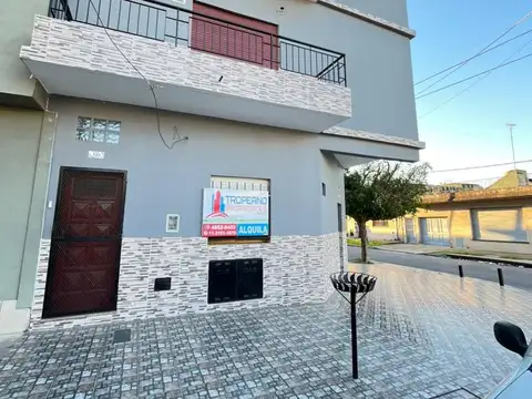 PH 2 ambientes lavadero en alquiler en La Tablada sin expensas
