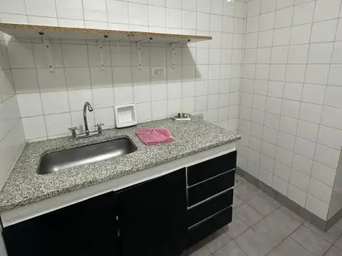 Venta. Dpto sobre Avda. Belgrano dividido en dos departament