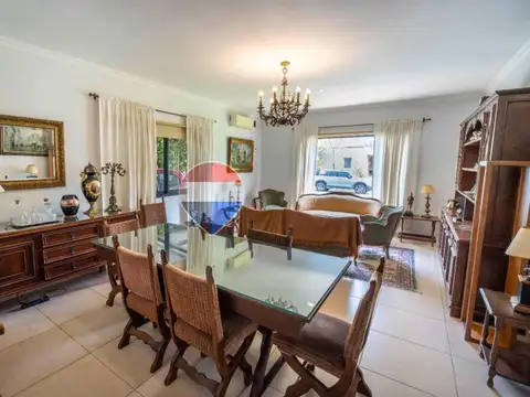 Casa en Venta con 1 cochera