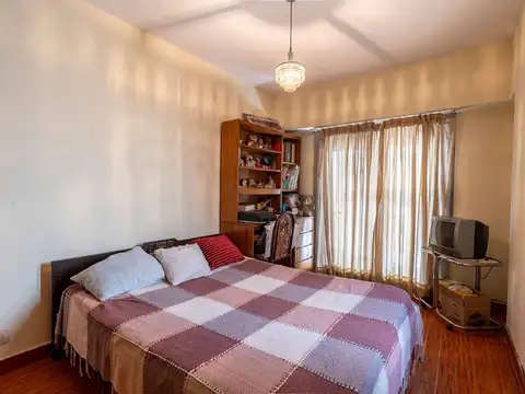 Casa 6 ambientes con 2 baños
