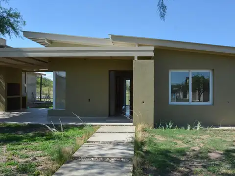 Casa en Venta en Pequeño País, Merlo