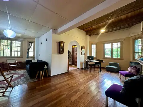 Casa 5 ambientes con 4 baños