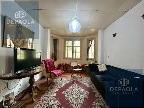 Casa en dos plantas - 4 dormitorios/ 4 baños