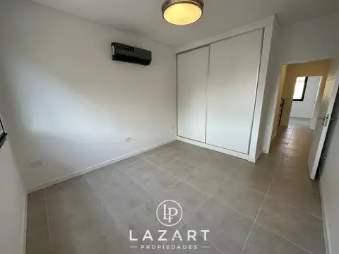 Depto Tipo Casa en Venta con 1 cocheras