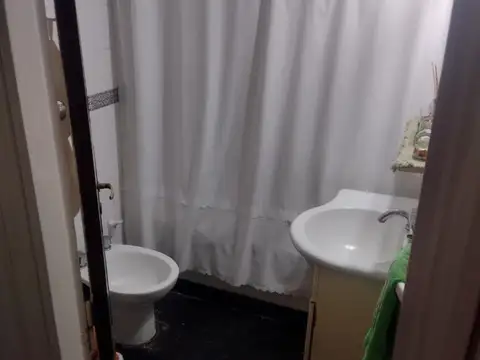 Depto Tipo Casa 4 ambientes con 2 baños