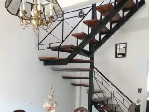 Oportunidad casa 2 plantas