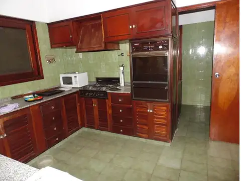 Casa 5 ambientes con 3 baños