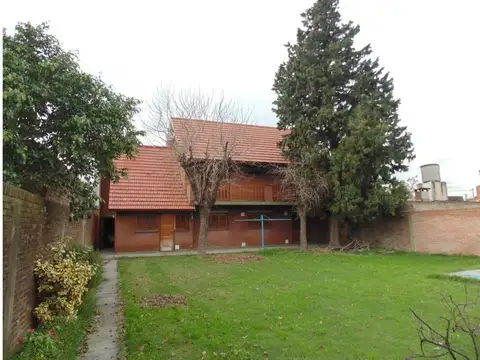 AMPLIO CHALET LOMAS DE ZAMORA