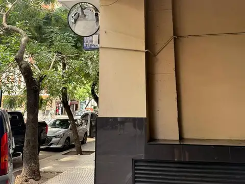 Venta Cochera doble Av. Belgrano y Sgo. del Estero,  financiada