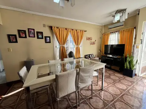 Casa 4 ambientes con 3 baños