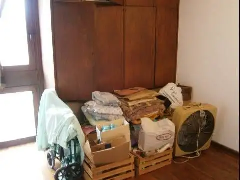 Casa 8 ambientes con 2 baños