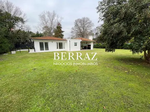 Casa Venta 3 Dormitorios Barrio Pilar Village Lote de 1002 m2 Pilar