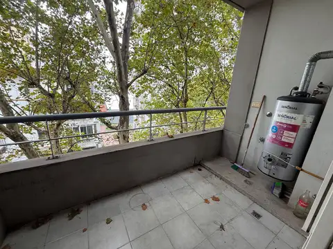MONOAMBIENTE AL FRENTE CON BALCÓN - APTO PROFESIONAL
