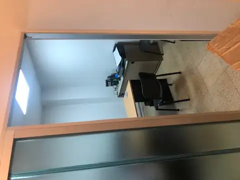 OPORTUNIDAD. Bolívar al 400- Excelente local de dos plantas