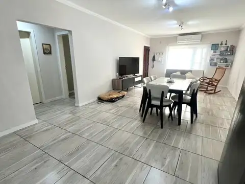 Casa 3 ambientes con 2 baños