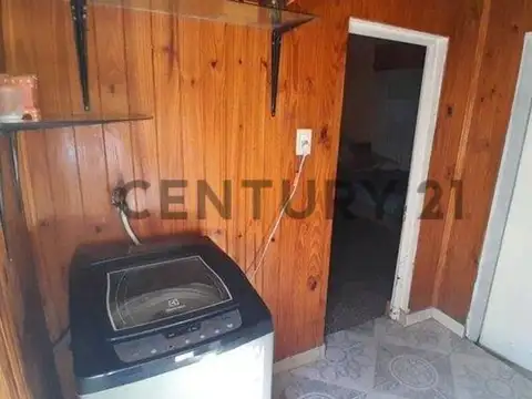 Casa 5 ambientes con 1 baño