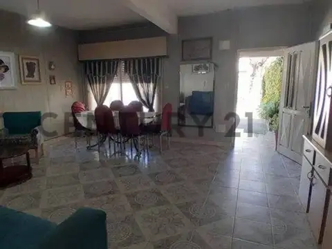 Lourdes 3600, Piso 0