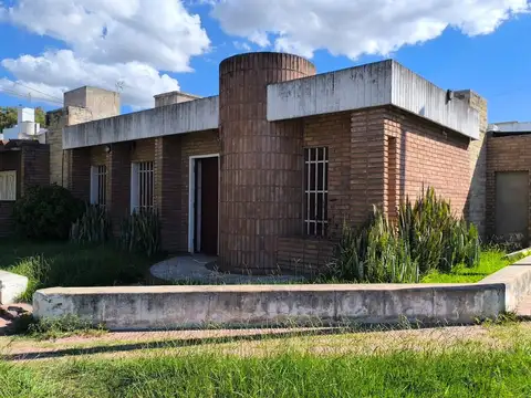 Venta casa Alta Córdoba tres dormitorios depósito