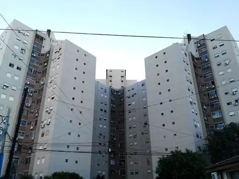 Charlone 600, Piso 15