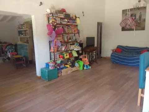 Casa 5 ambientes con 1 baño