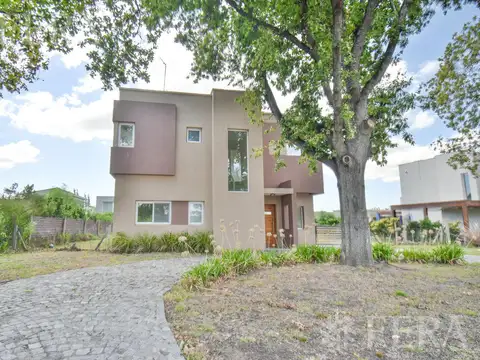 Venta de Casa 4 ambientes en  Guillermo E Hudson
