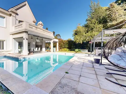 Venta casa en Solar del Bosque, Canning, Calidad Premium, con pileta climatizada.