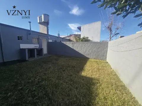 Depto Tipo Casa en Alquiler con 1 cocheras