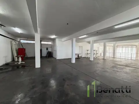 Local en Alquiler en Lomas del Mirador, $ 2.500.000