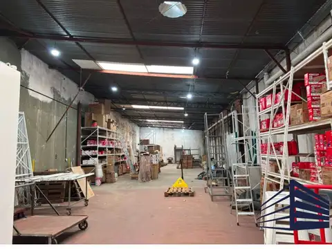 DEPÓSITO INDUSTRIAL EN VENTA EN VILLA LYNCH - 375m2