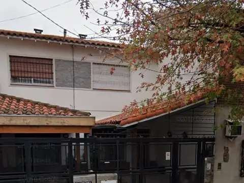 VENTA PH 4 AMB C/COCHERA A REFACCIONAR. MARTINEZ