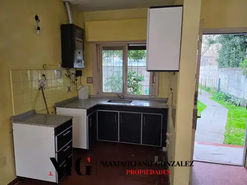 Casa 3 ambientes con 1 baño