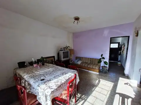 Casa 3 ambientes con 1 baño