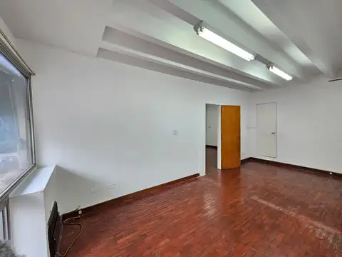 Oficina 3 ambientes con 1 baño