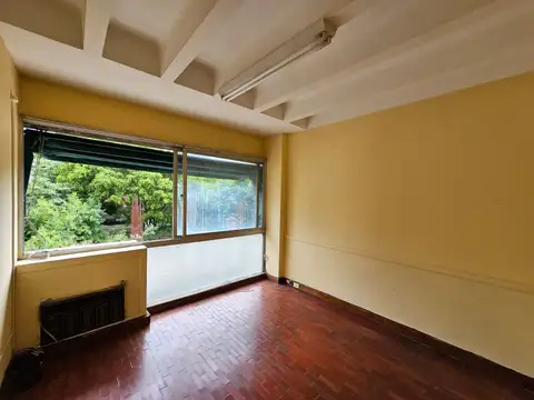 Martín y Omar 100, Piso 2