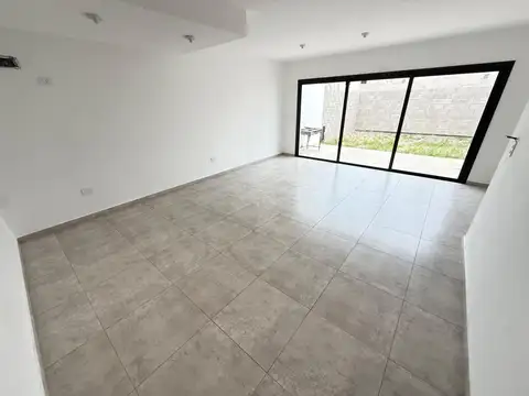 Depto Tipo Casa en Venta al Este