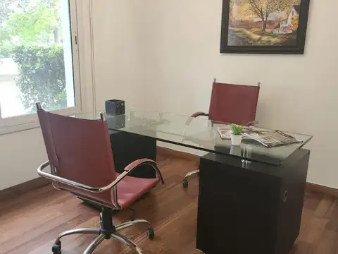 Casa en Alquiler con 1 cochera