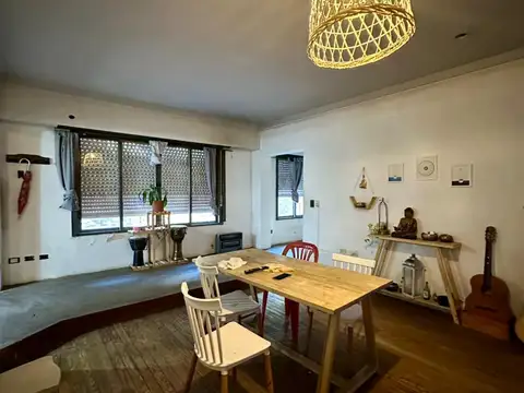 Aristóbulo Del Valle 700