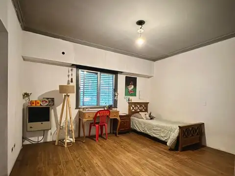 Aristóbulo Del Valle 700