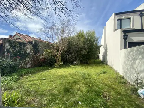 Alvear 3428 entre R. Peña y Primera Junta